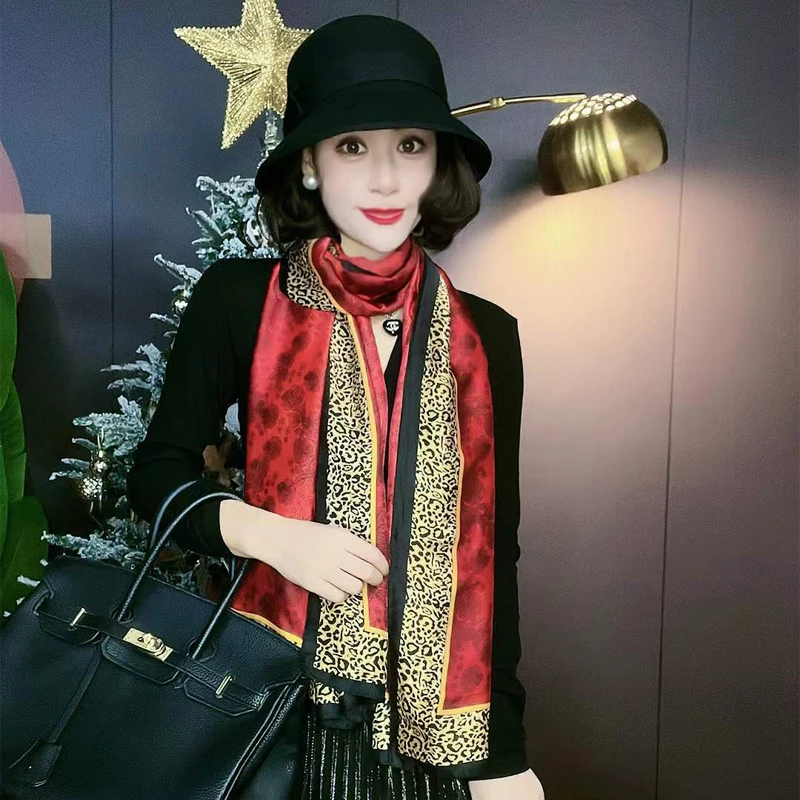 红色森林90X180缎面丝巾披肩