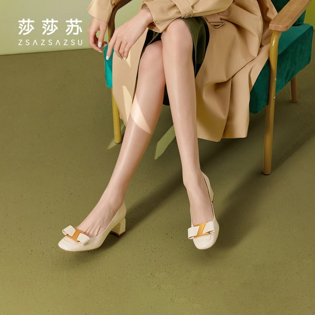 莎莎苏春秋时尚方头蝴蝶结漆皮通勤Z字扣粗跟气质单鞋ZA32121-11