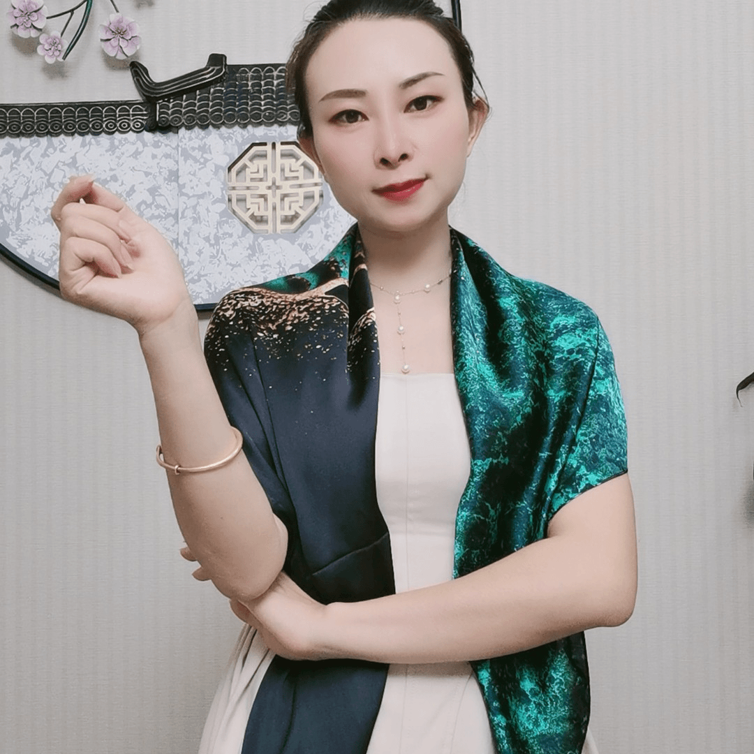 585 丽景缎90x90左右塞纳河极光丝巾方巾