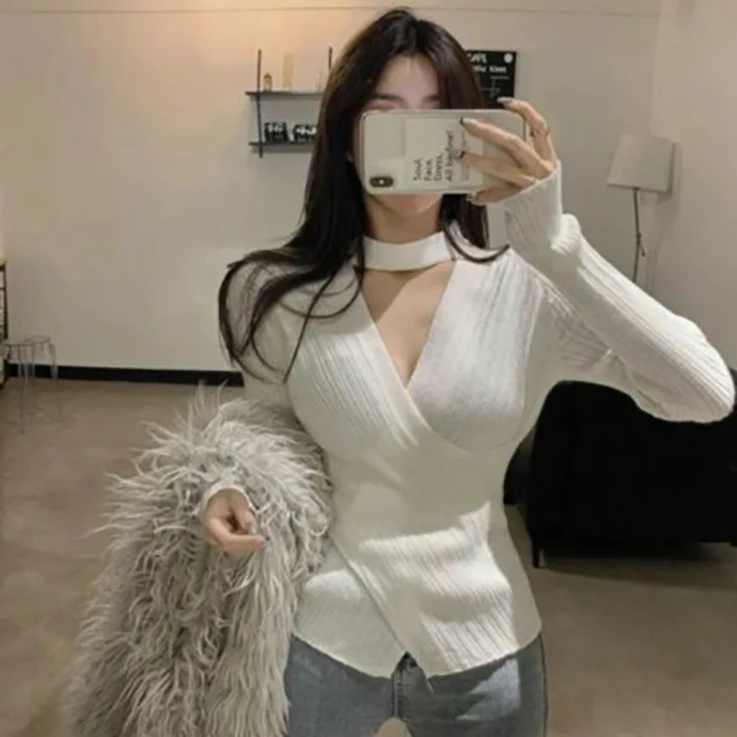 秋冬韩版时尚V领针织打底毛衣交叉修身设计感显瘦挂脖上衣女内搭