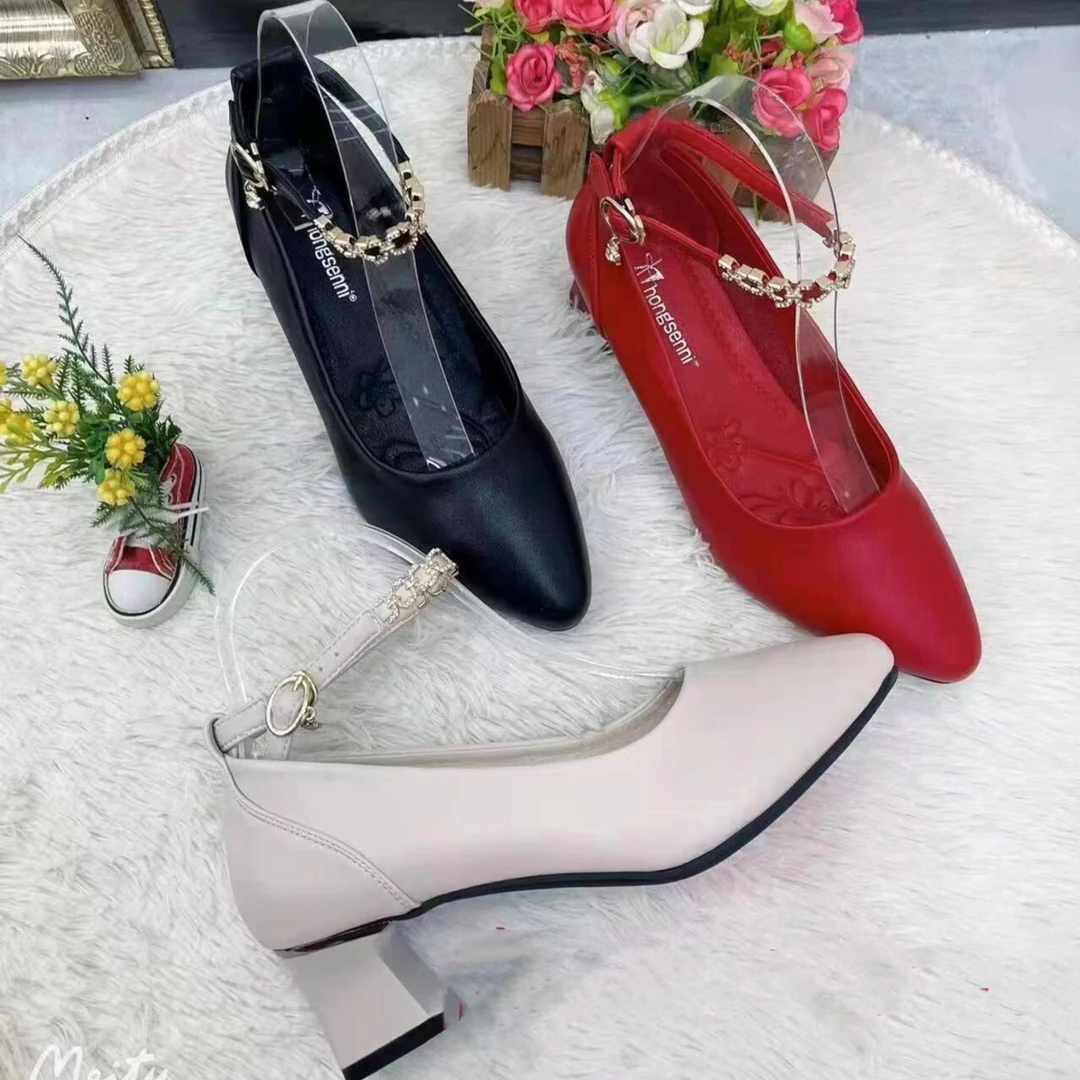 一字扣单鞋女春舒适软底跳舞工作鞋中年女鞋中老年皮鞋妈妈鞋粗跟