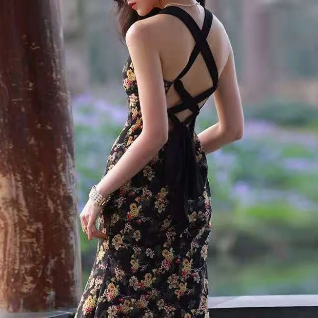 【人间富贵花】印花露背连衣裙碎花气质显瘦法式女装长裙时尚修身