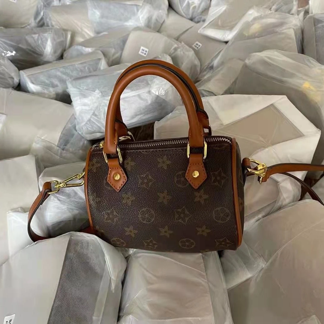 9022枕头包（长约19厘米 高约14厘米）