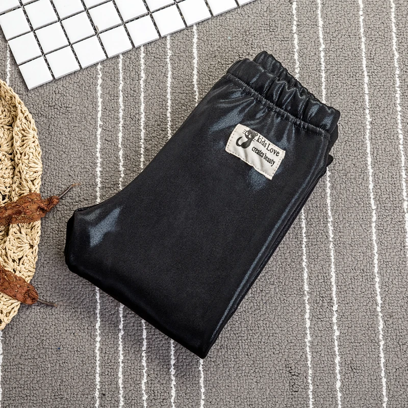 女童打底裤秋冬2025新款皮裤光泽裤加绒加厚保暖儿童裤子洋气外穿