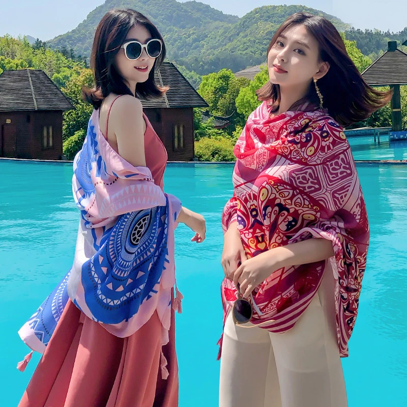 茶卡盐湖防晒披肩沙滩巾海边纱巾夏季薄款外搭丝巾女百搭红色围巾