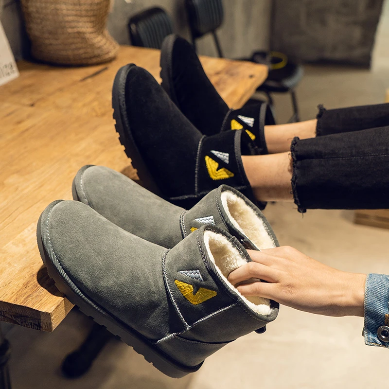 冬季高筒雪地靴男加绒保暖加厚个性户外棉靴男防水防滑户外男短靴