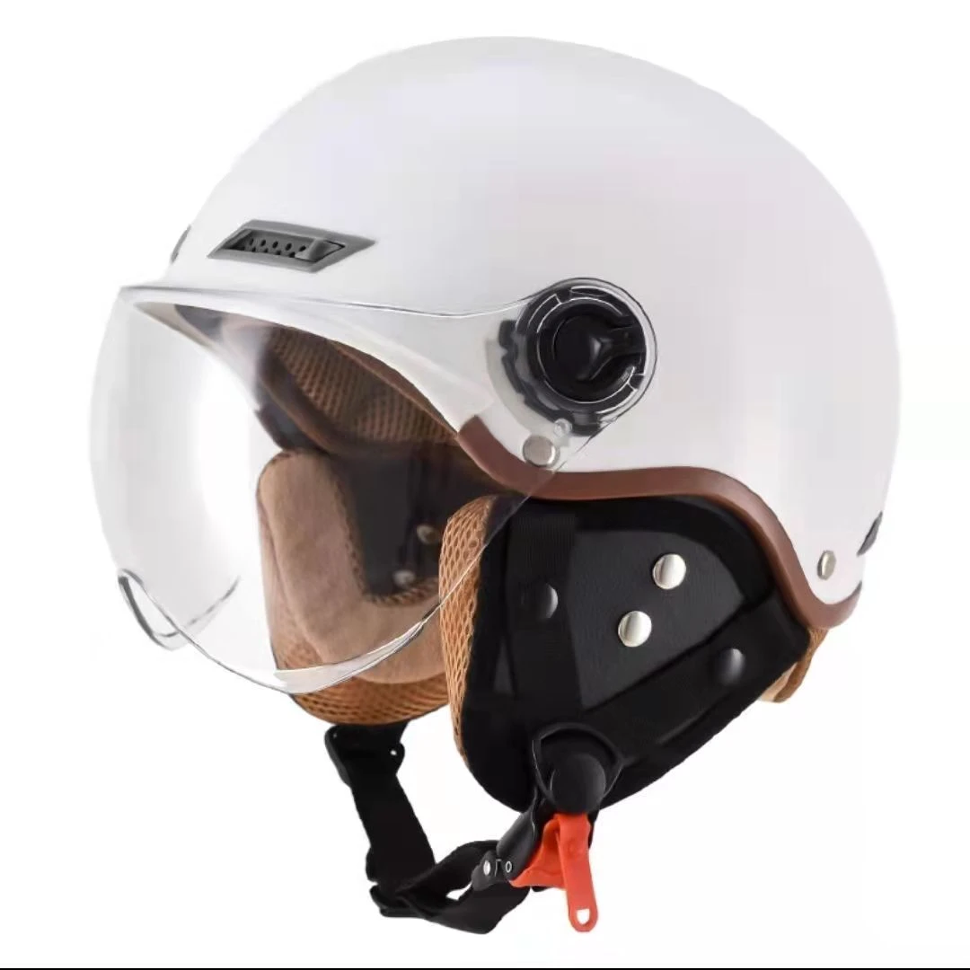 四季通用3C认证摩托车冬季头盔男女电动车防晒轻便半盔预制菜保暖