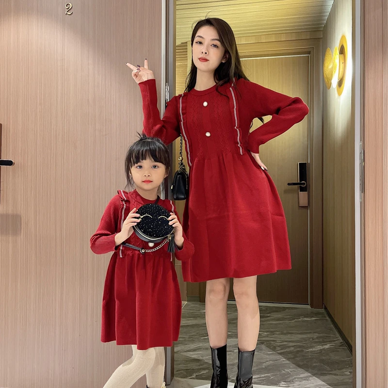 2023新年亲子装一家三口红色洋气母子母女连衣裙喜庆过年拜年服潮