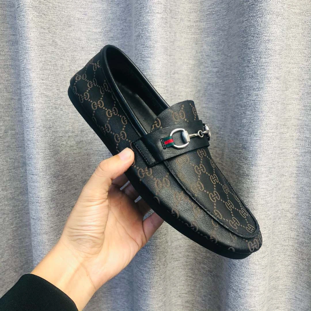 新品真皮男士潮流百搭柔软透气休闲豆豆鞋雕花时尚驾车一脚蹬鞋