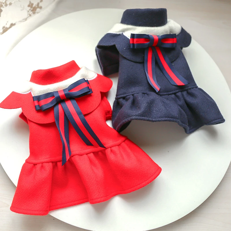 【加宠上新】狗狗猫咪宠物衣服秋冬呢子裙花瓣裙高领连衣裙两脚