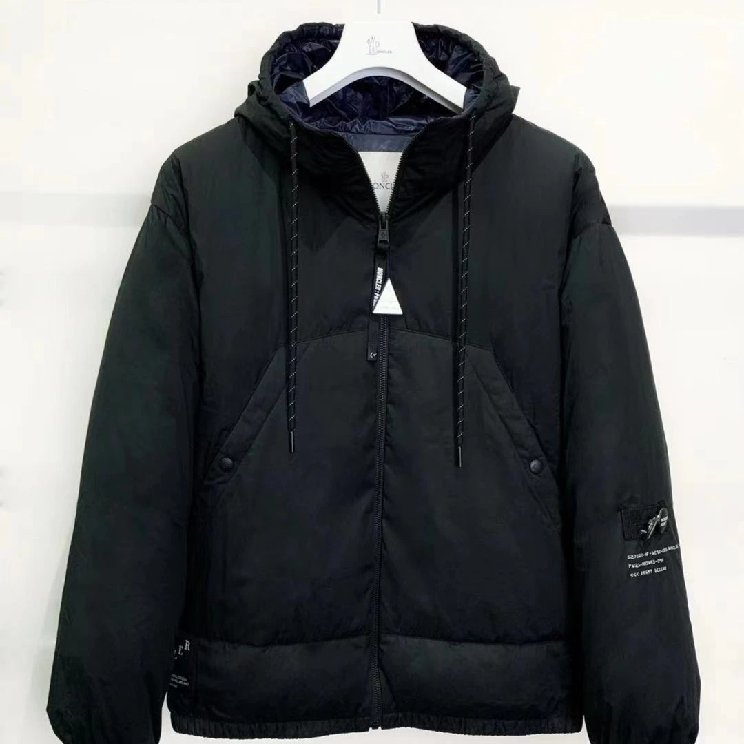 全新未使用 MONCLER M 秋冬DOMBAY手臂后背字母时尚羽绒服1A00013
