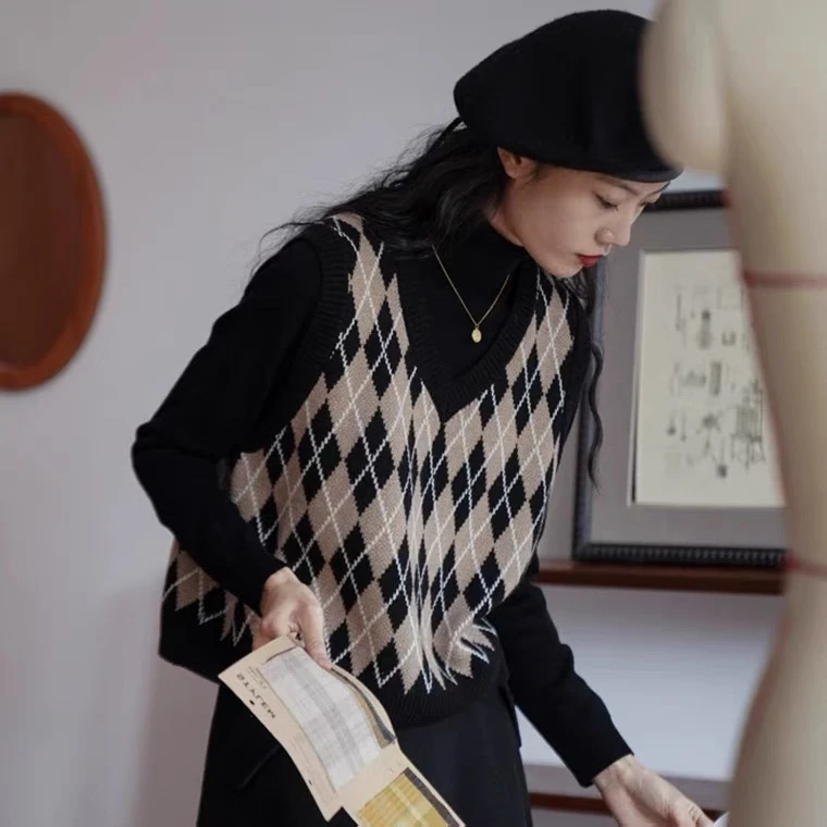 SN014 法式复古菱格毛衣女宽松V领针织马甲外搭背心坎肩马夹外套