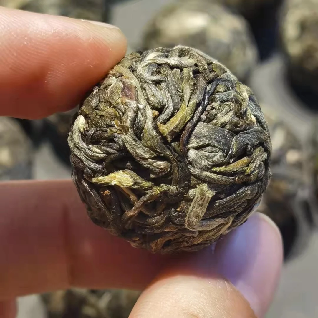 生茶龙珠 2018年头春 云南普洱茶 临沧茶区100克普洱生茶龙珠13颗