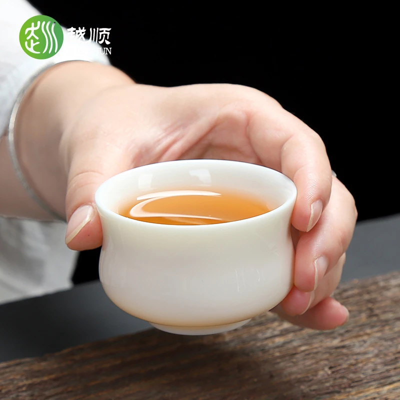 越顺越顺羊脂玉白瓷主人杯单杯普洱茶红茶岩茶杯子功夫茶具品茗杯