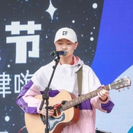 何龙云Guitar