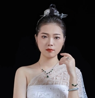 瑞丽市九妹珠宝店的小店